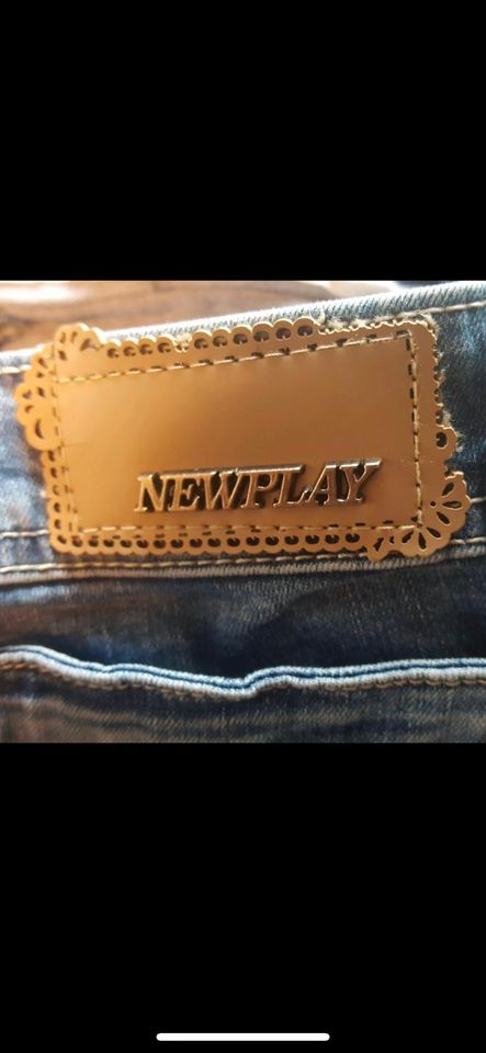 NEWPLAY Jeans 7/8 blue-stonewashed Gr. 25/34 in Bergisch Gladbach