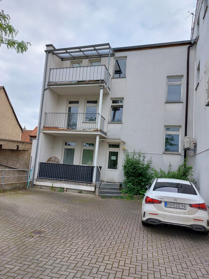 ruhige  2-Raum Wohnung mit 70 qm und Balkon und Einbauküche in Sangerhausen