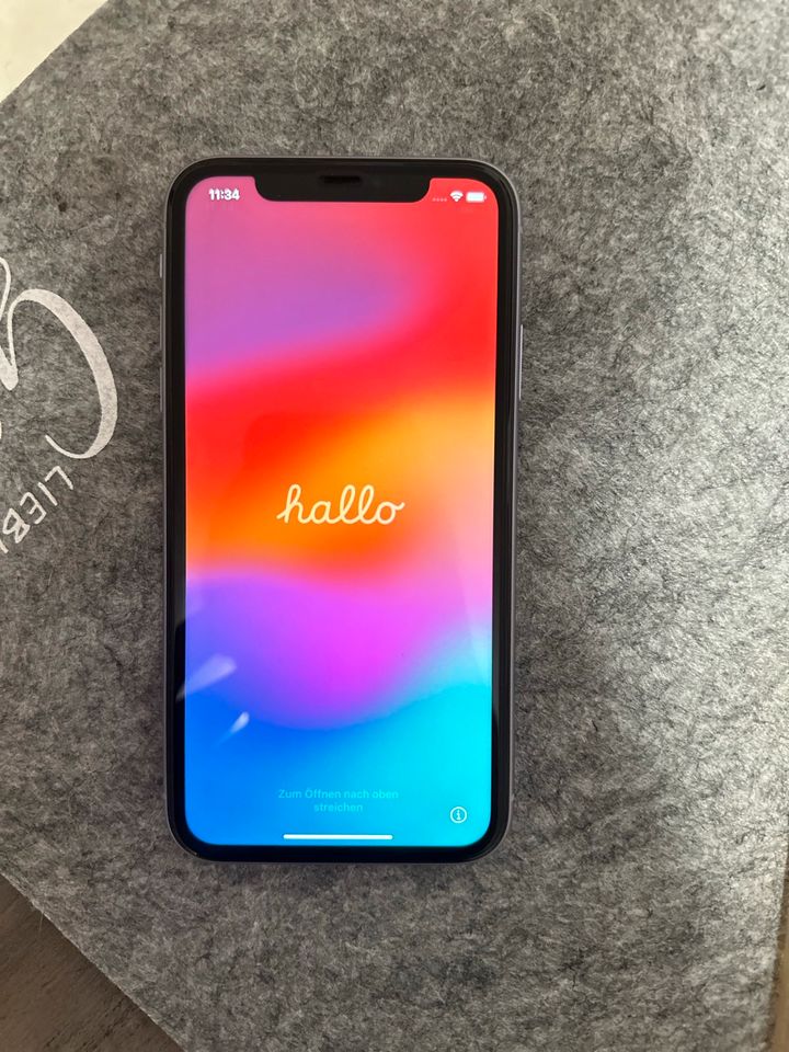 Apple IPhone 11 64GB in violett/lila mit OVP - Neuwertig in Nürnberg (Mittelfr)