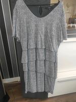 Kleid von Bonita Gr. 44 grau weiß Hessen - Einhausen Vorschau