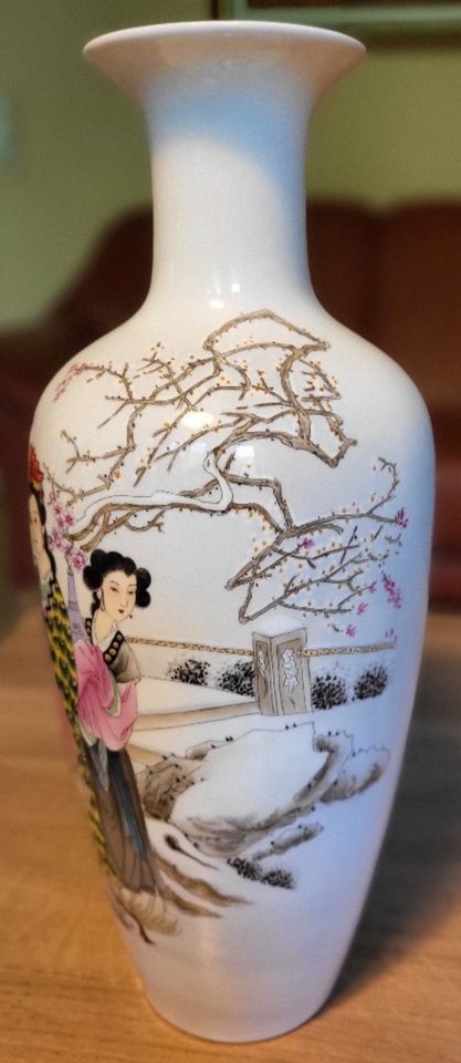 Original Chinesische Vase, feines Porzellan, handbemalt in Beckum