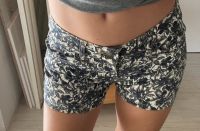 Shorts low waist Niedersachsen - Hildesheim Vorschau