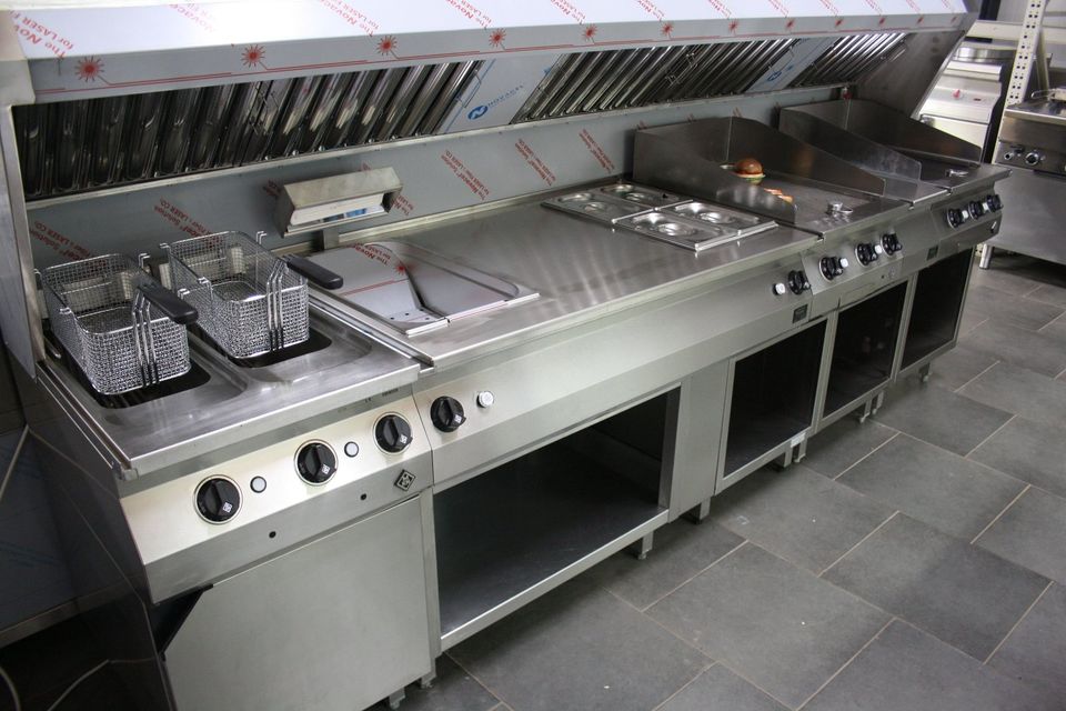 Imbissanlage Fa. MKN +Haube Gastro 2x Grillplatte 24 M Garantie ! in Borken