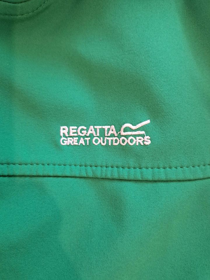 Leichte Softshelljacke Regatta Jungen Gr. 164 in Hutthurm