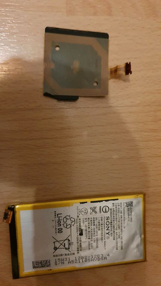 Sony L2105 Ersatzteile Backcover Platine Mainboard Akku NFC in Dresden