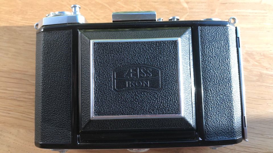 Zeiss Ikon Ikonta 6x6 Klappkamera Lederetui Filter OVP Prospekt in Wiesbaden