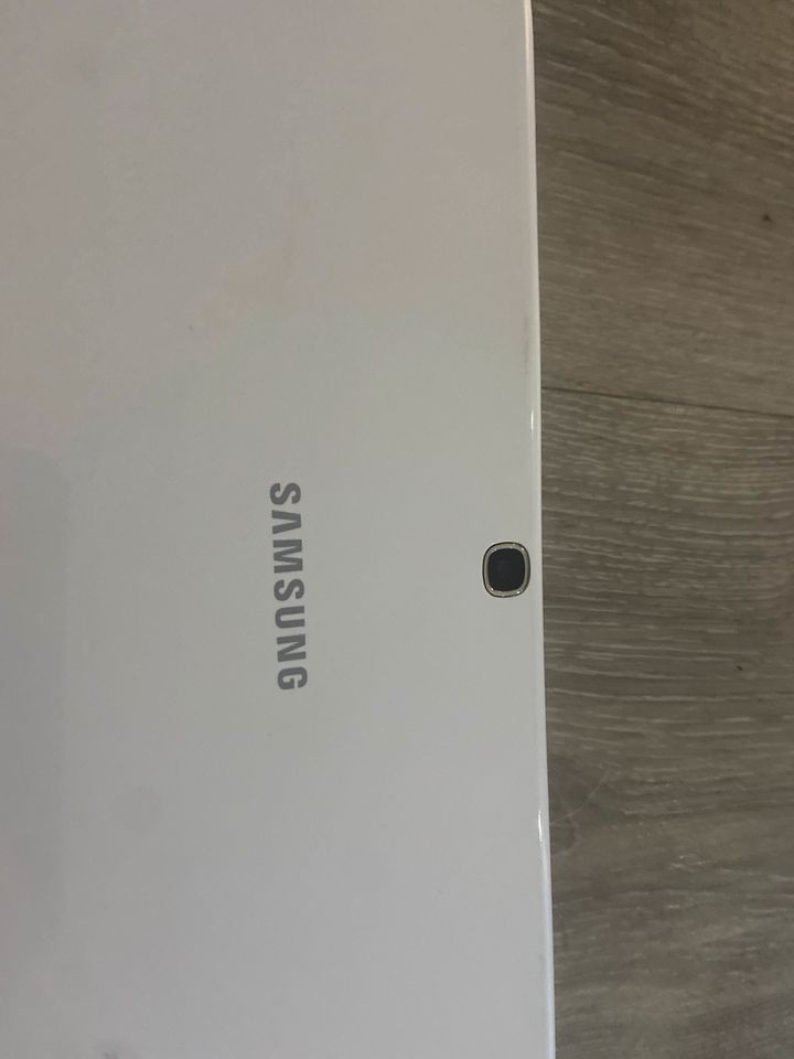 Kaum genutztes Samsung Tablett in Blomberg