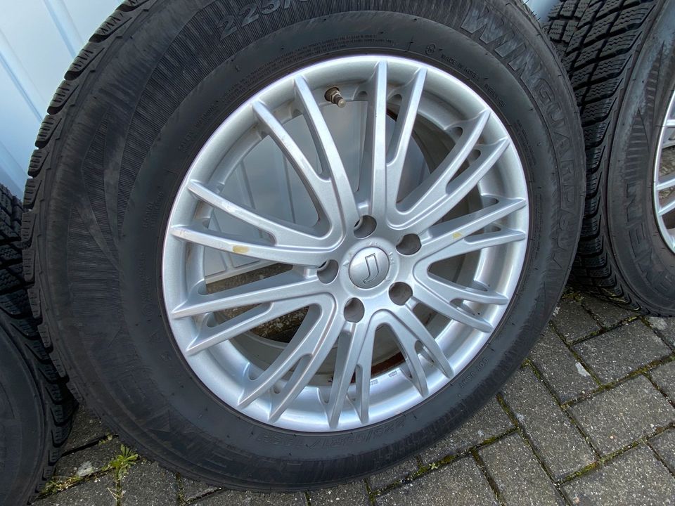 Nexen SUV Winterreifen 225/65R17 Alufelgen Top Zustand Mazda CX5 in Düsseldorf