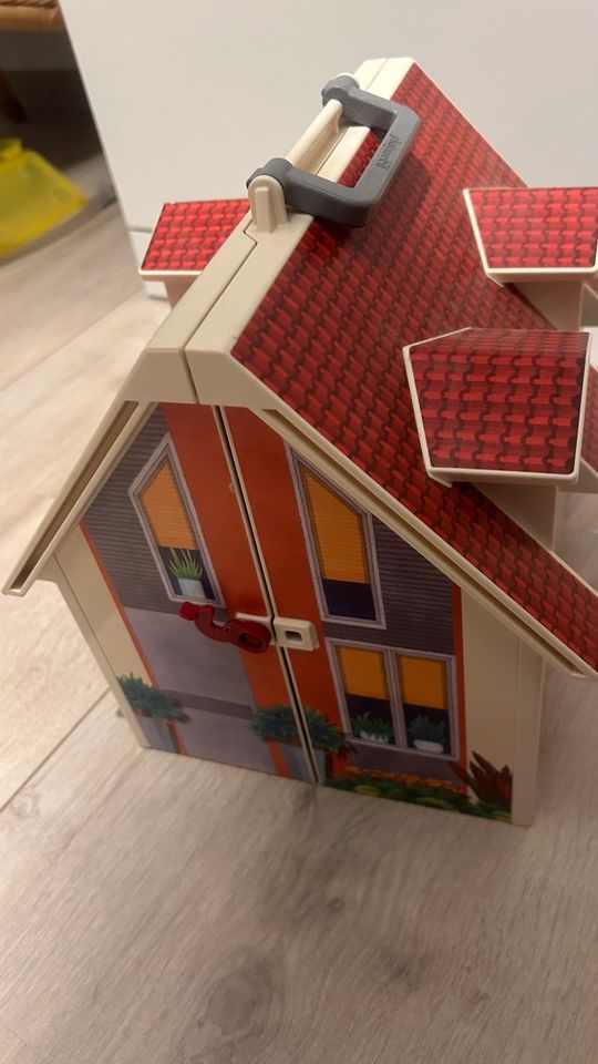 Playmobil Haus für unterwegs in Scheeßel