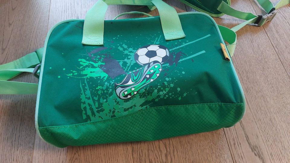 Schulrucksack und Sporttasche ErgoFlex Soccer - grün in Ronnenberg