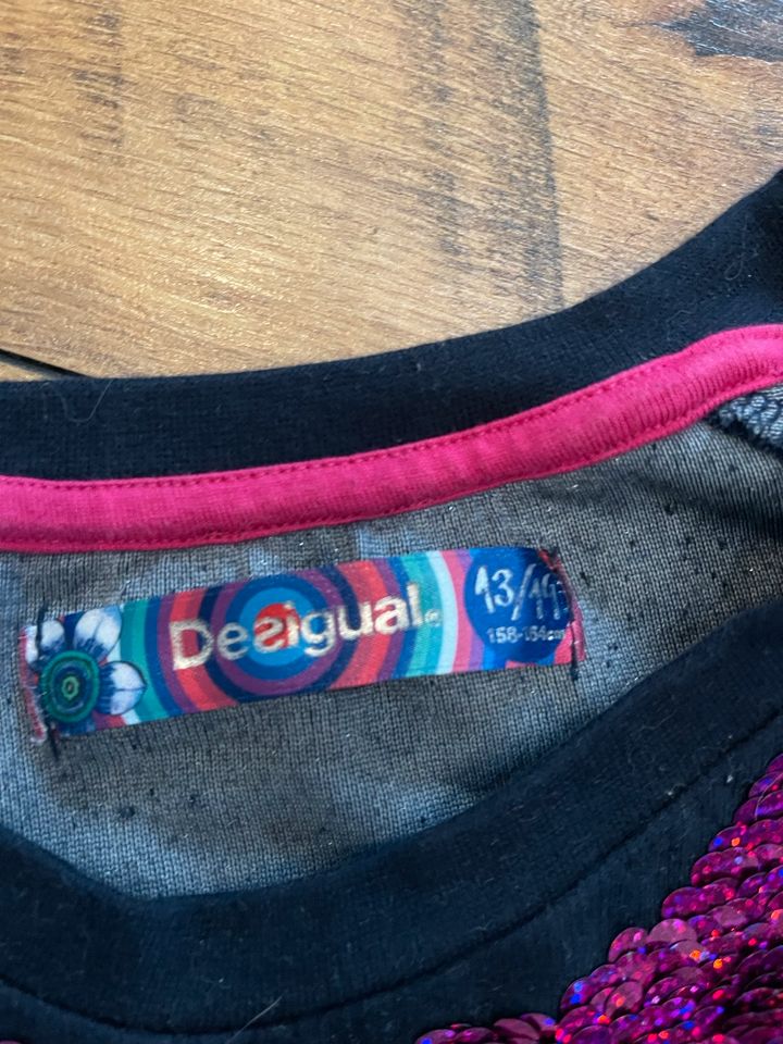 Desigual Pullover Kipp Pailetten weich warm Gr. 158 in Altomünster