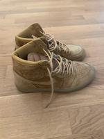 Jordan 1 Retro High OG Suede Wheat Größe 44 / Size 10 Nordrhein-Westfalen - Engelskirchen Vorschau