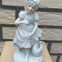Porzellan Figur Mädchen mit dem Gans Nordrhein-Westfalen - Gronau (Westfalen) Vorschau
