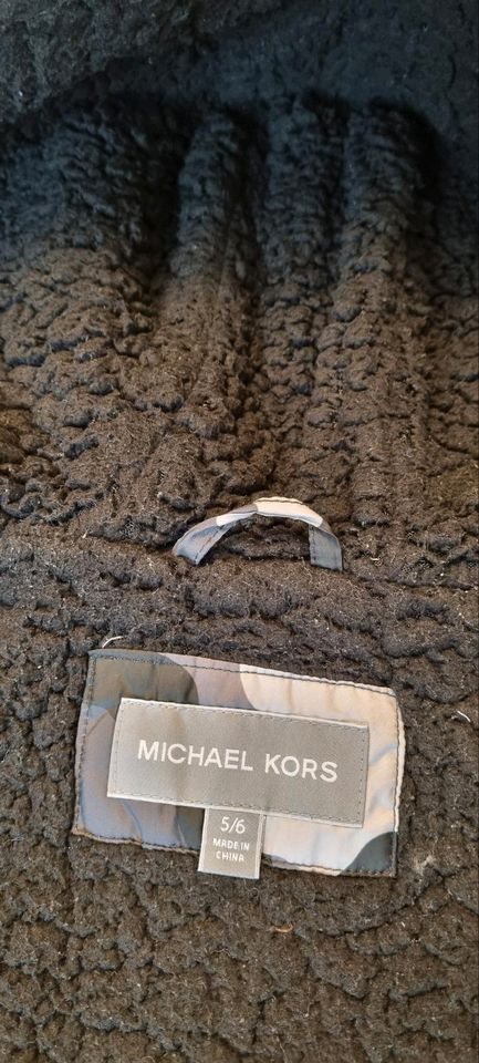 Winterjacke mit Kapuze von Michael Kors Gr. 116 in Wolfenbüttel