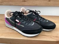 Fila Sneaker, schwarz, lila. sehr guter Zustand, selten getragen Nordrhein-Westfalen - Borken Vorschau