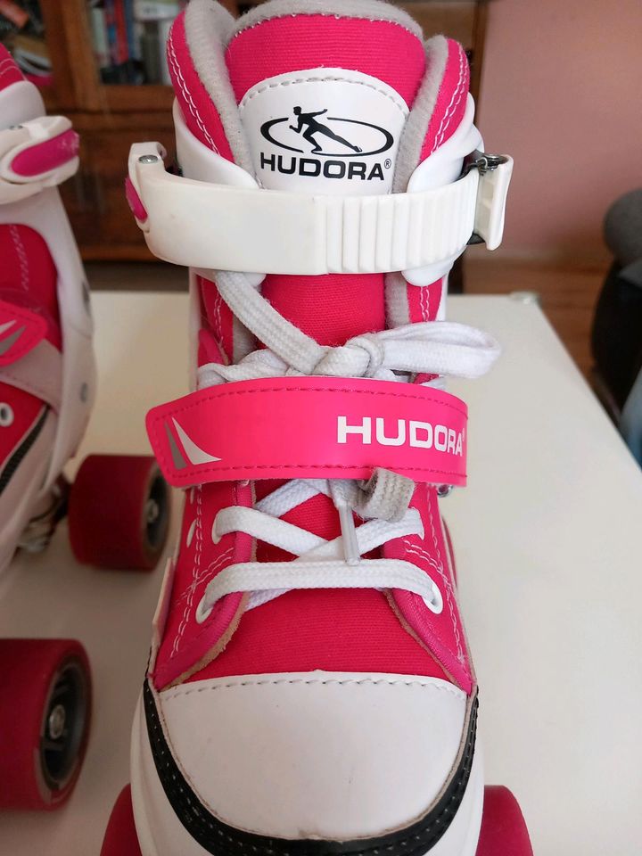 Hudora Rollschuhe Größe 32-35 in Durmersheim