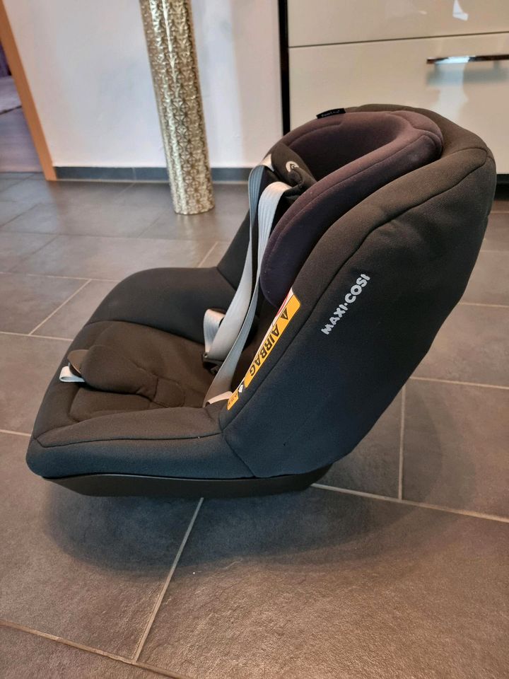 Maxi-Cosi Pearl Pro 2 I-size Kindersitz plus Famalyfix2  Station in Albstadt