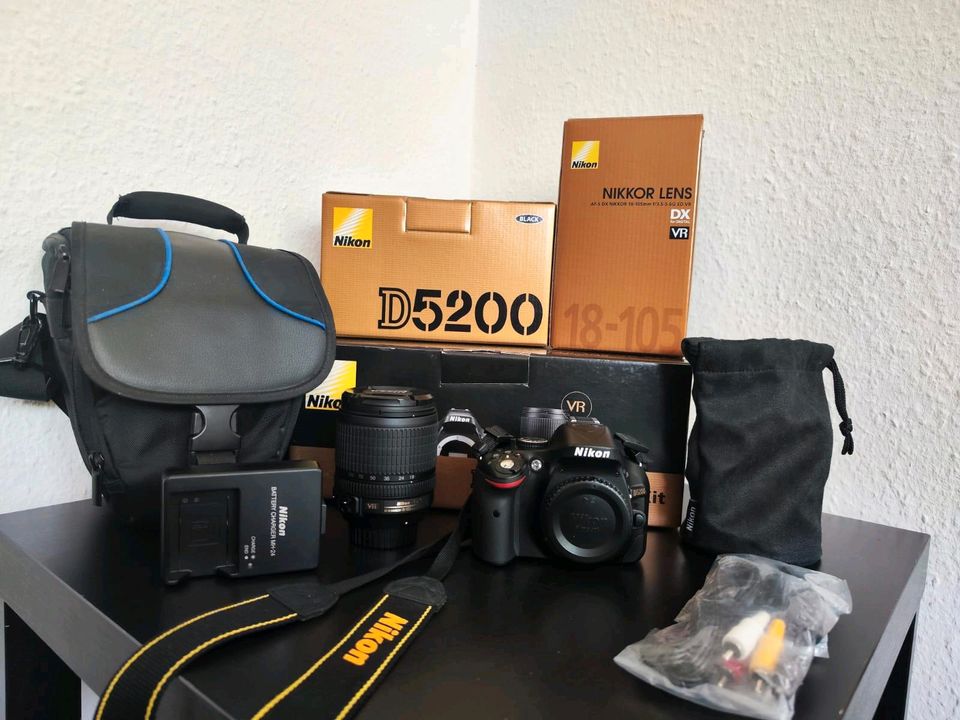 NIKON D 5200 Spiegelreflexkamera 18-105 VR Kit in Achern