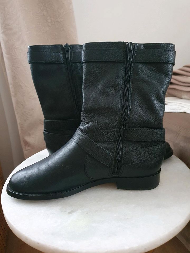 Ralph Lauren Stiefeletten, Gr. 36, Echtleder, schwarz/gold in Berlin