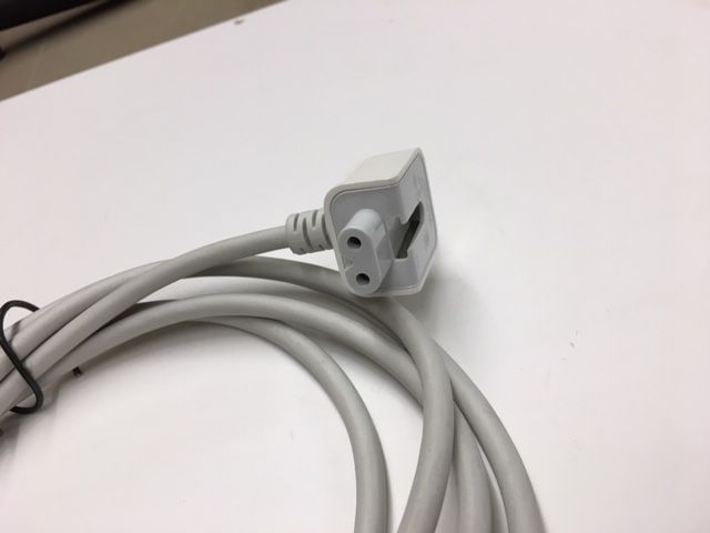 mehrere Adapter für Apple, per Stück 7€ in Berlin