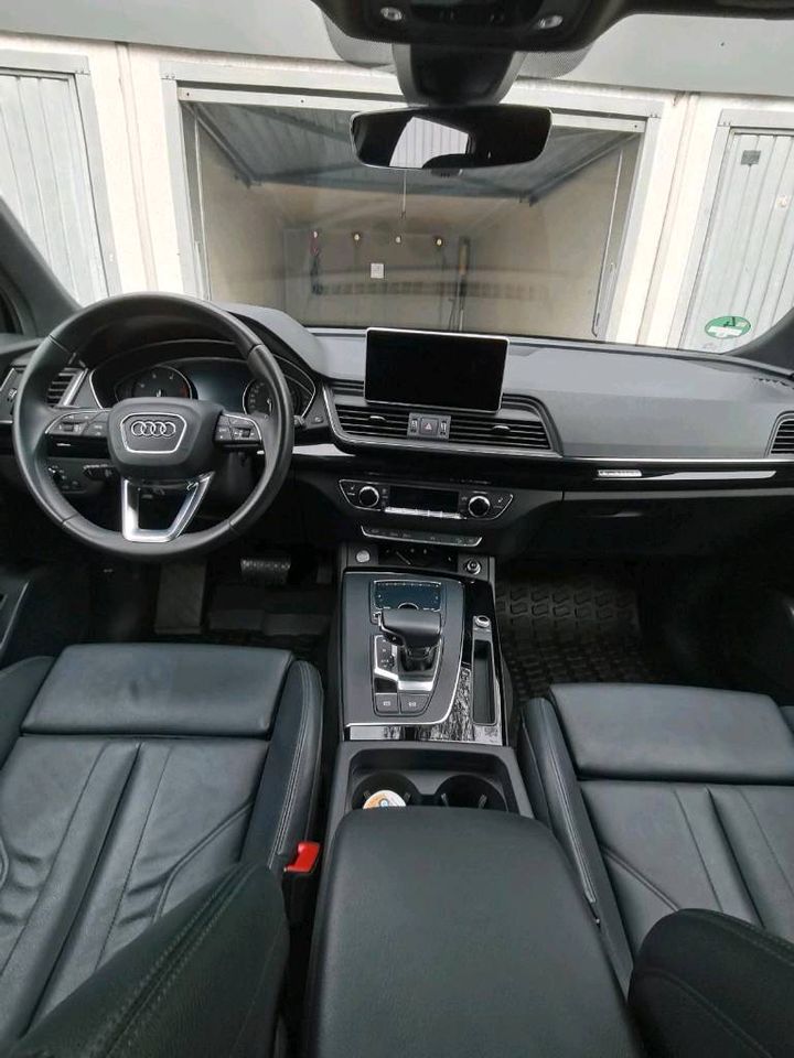 Audi Q5. Otdi 190ps SLine in Marburg