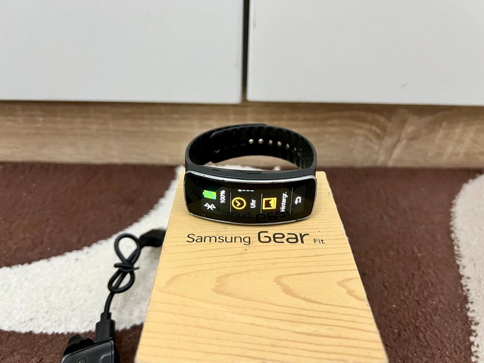 Samsung Gear Fit SM-R350 Smartwatch Bluetooth, Puls, Tracker in Berlin