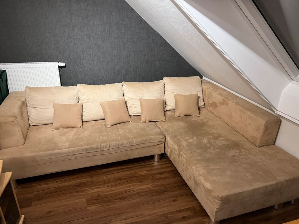 Couch Sofa mit Schlaffunktion in Griesheim