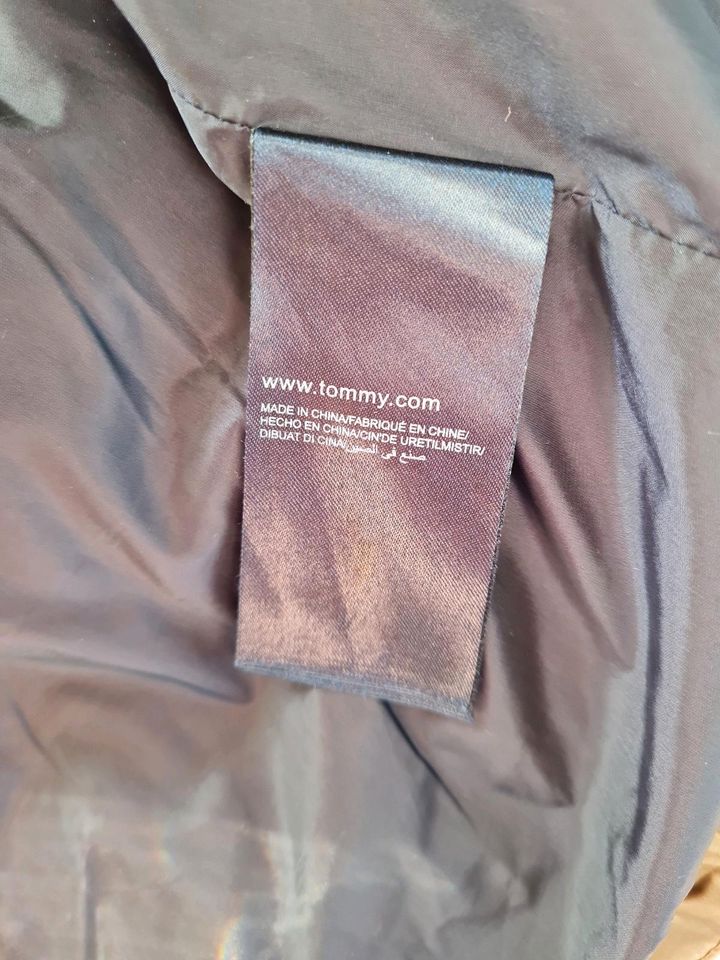 Tommy Hilfiger Daunenmantel taupe Gr. M in Edewecht