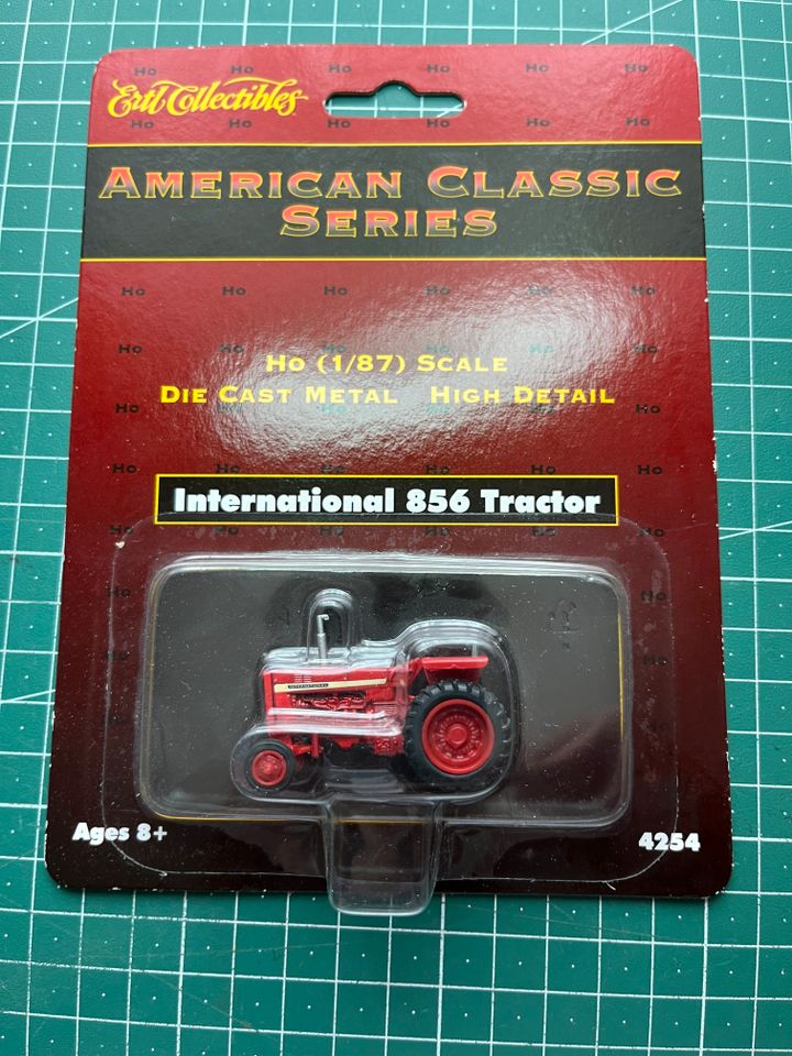 Ertl Collectibles 4254 - 1:87 - Traktor International 856 in Eching (Kr Freising)