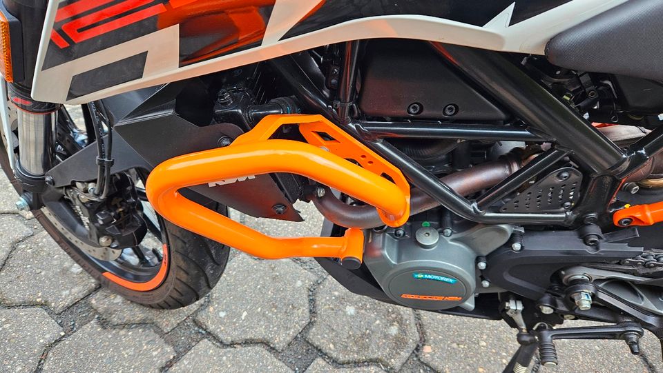 KTM Duke 125 - top Zustand - wenig gefahren - ideal für Anfänger in Nordstemmen