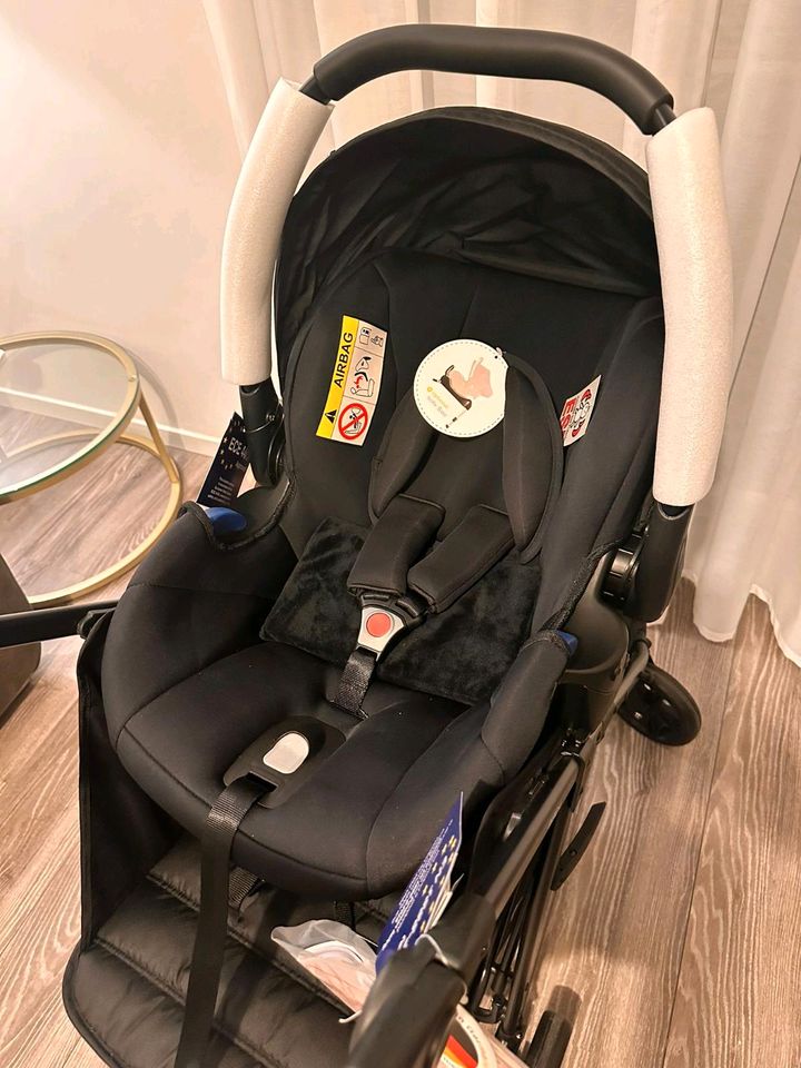 Neuwertiger Kinderwagen 3 in 1 in Nürnberg (Mittelfr)