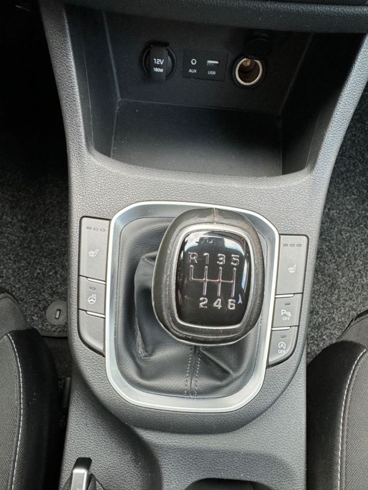 Hyundai i30  Trend 136PS/PDC/Sitzheizung/Lenkradheizung in Backnang