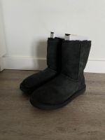 UGG Boots Gr. 38 Classic schwarz Stiefel Boot Wandsbek - Hamburg Poppenbüttel Vorschau