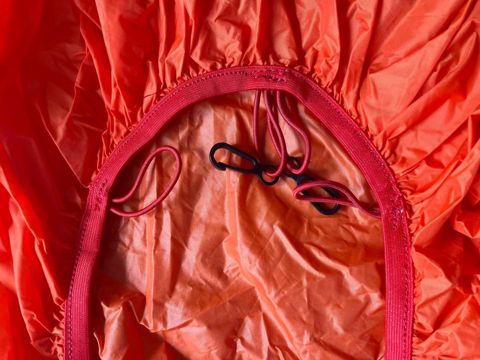 Rucksack Regenschutz Orange in Rheinstetten