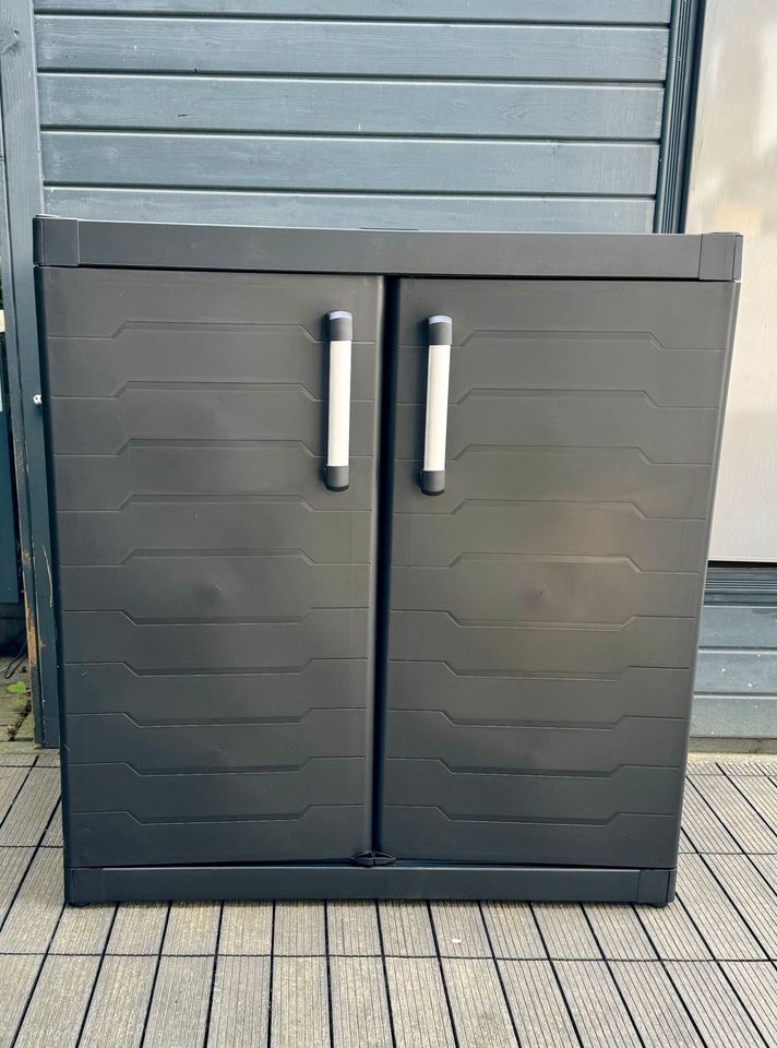 Keter Outdoorschrank schwarz in Ummern