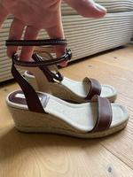 H&M Leder Sandalen Wedges Keilabsatz braun Gr 39 Baden-Württemberg - Karlsruhe Vorschau