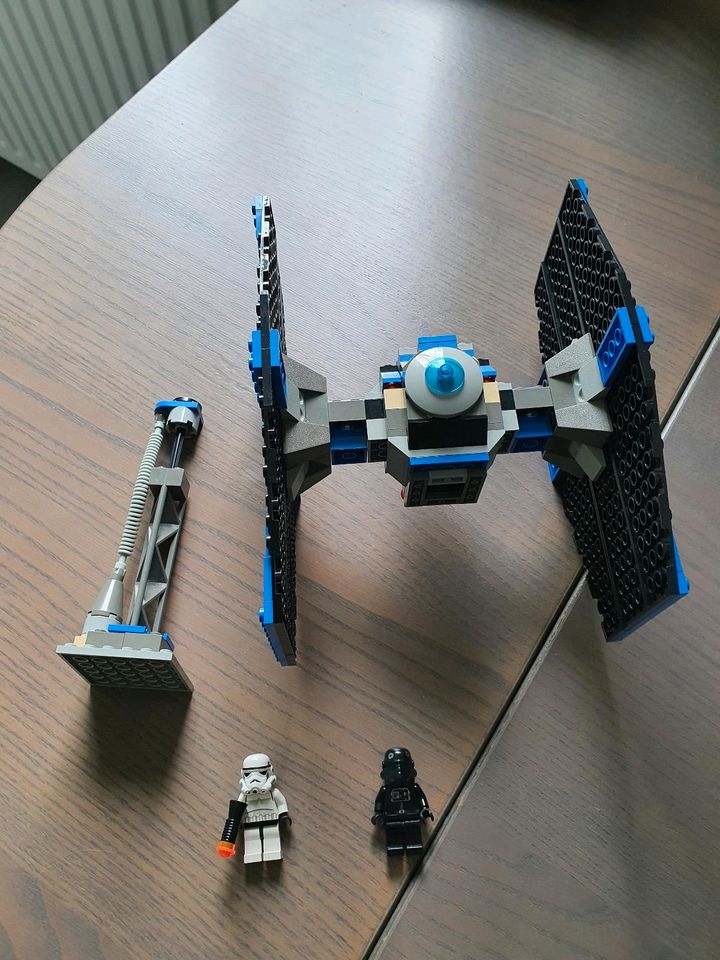 Lego Star Wars Tie Fighter 7149 vollständig mit Anleitung in Schladen