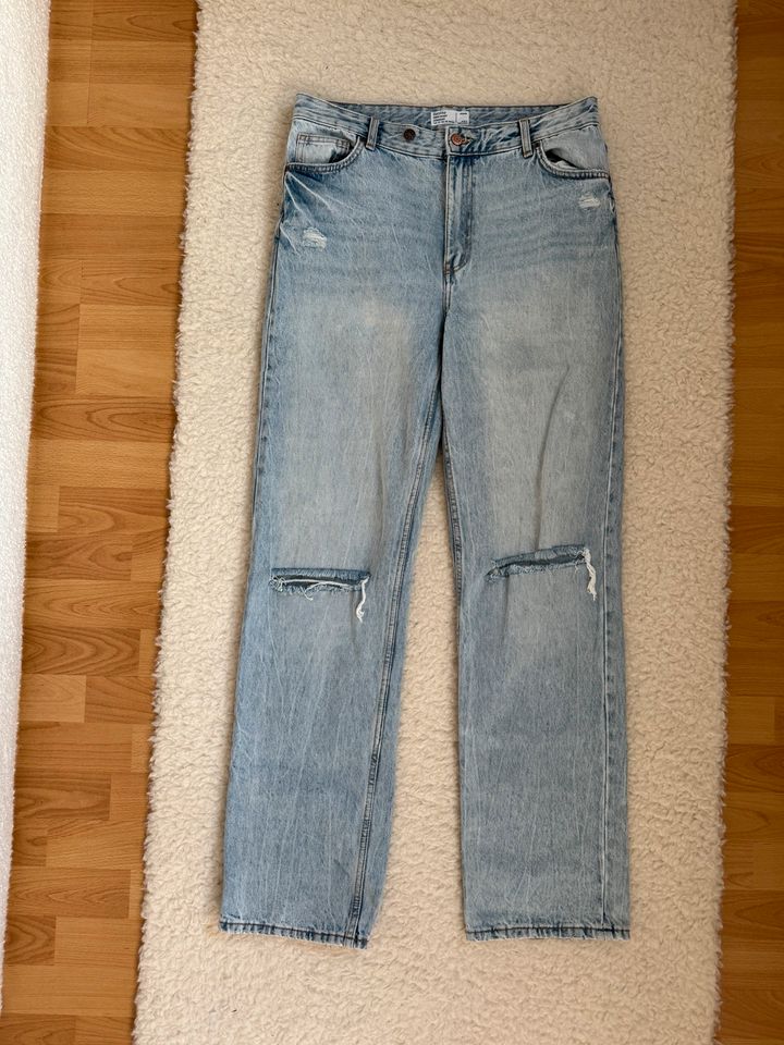 Bershka High Waist Straight Denim Jenas Baggy Fit in Düsseldorf