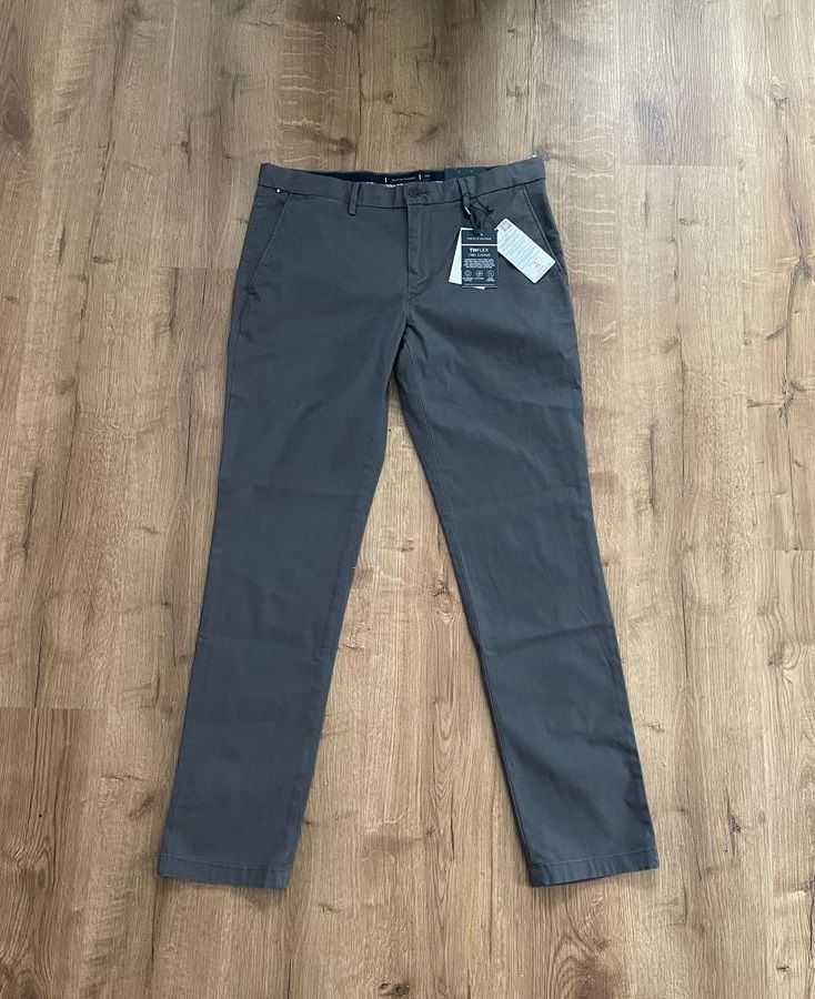 ♦ Neu mit Etikett ♦ TOMMY HILFIGER Chino 1985 TH FLEX Grau 34/32 in Kaiserslautern