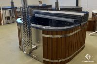 Premium VITKONWOOD Hot Tub QUADRO aus Thermoholz | Acrylwanneneinsatz Farbe Anthrazit | Inkl. GRATIS Lieferung | Badefass | Badezuber | Hottub | Badebottich | Whirlpool mit Holzofen | Hot Tube Niedersachsen - Diekholzen Vorschau