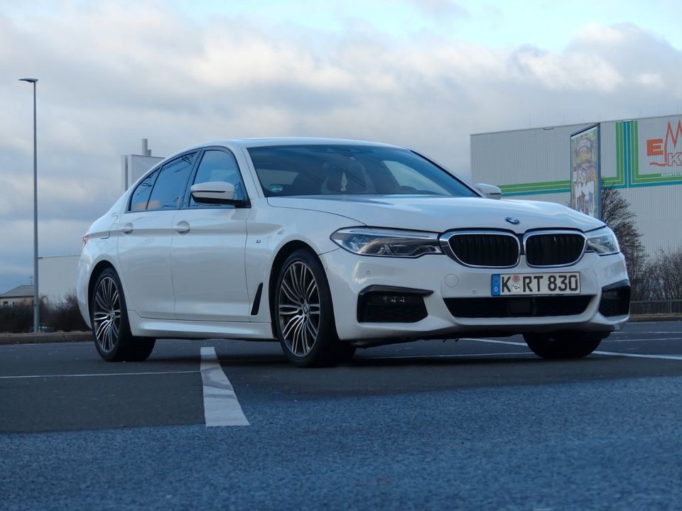 Auto mieten/ BMW 520i / M-Paket/ Autovermietung/ Rent Time in Köln