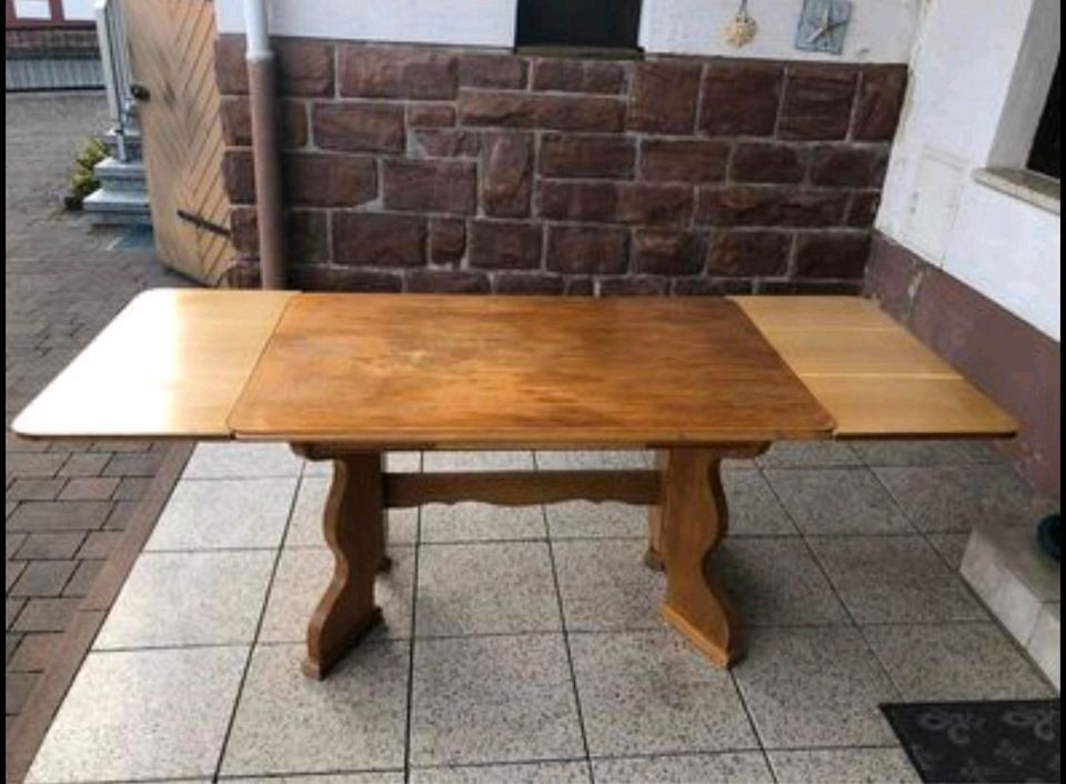 Masiv Antik Alte Tisch Eichen Esstisch ausziehbar in Rauschenberg