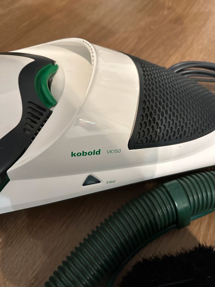 Vorwerk Staubsauger Kobold SBK 150 mit Bürste EB 370 in Edenkoben