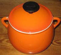 Cousances France Topf orange Le Creuset 1960er vintage Gusseisen Mitte - Tiergarten Vorschau