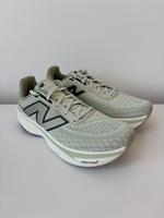 New Balance Fresh Foam 1080 V14 Laufschuh Größe 41,5 Düsseldorf - Heerdt Vorschau