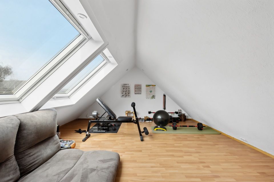 Top-gepflegte vermietete 4 Zimmer-Maisonette-Wohnung mit Garage in ruhiger Lage von HH-Marienthal in Hamburg
