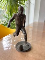 Fußballspieler Bronze 20 cm 1.1 kg Niedersachsen - Radbruch Vorschau