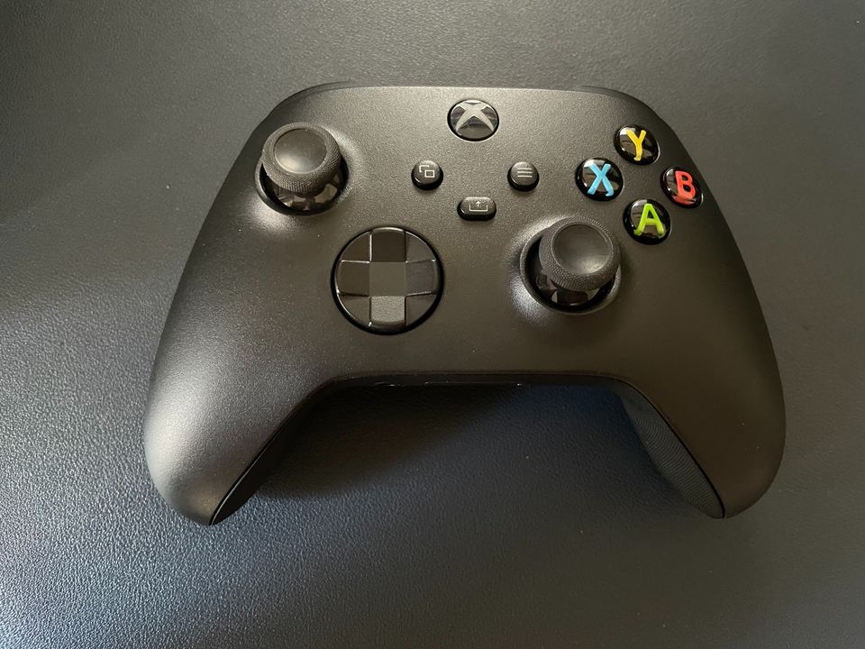 Microsoft Xbox Wireless Controller Carbon Black in Hilden