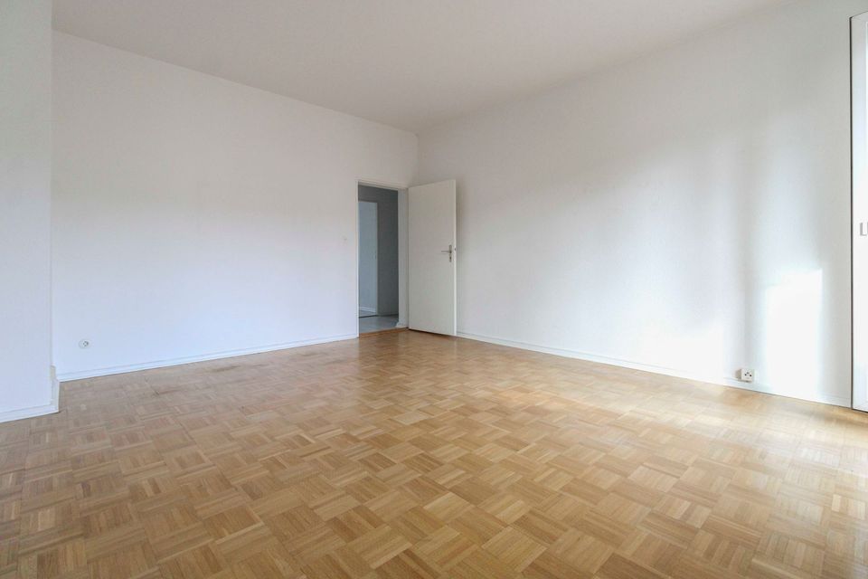 Bezugsfrei ab sofort! 2,5-Zimmer-Wohnung mit Südbalkon nahe Boulevard Berlin in Steglitz in Berlin
