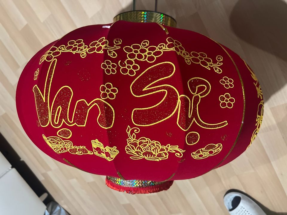 Lampe Schirm Vietnam rot gelb NEU in Hamburg